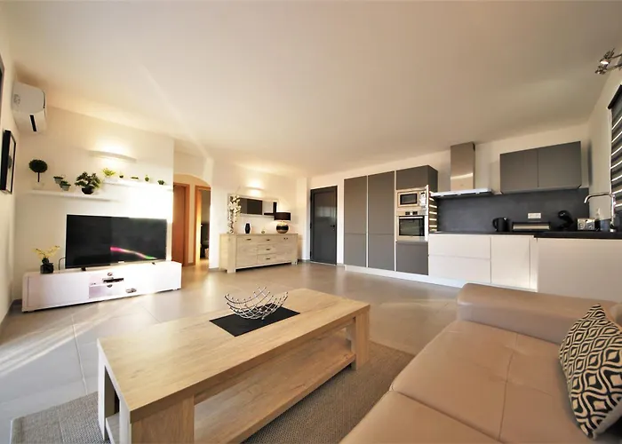 Santa Giulia Park 维琪奥港