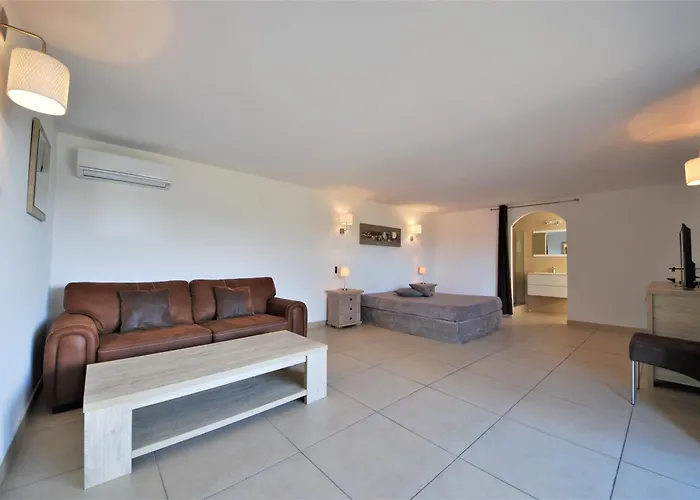 Santa Giulia Park 公寓 *